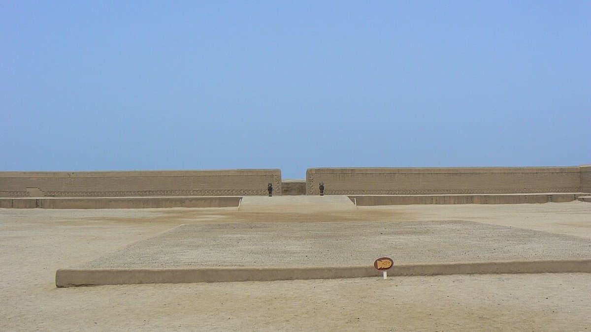 View of the main assembly square of the adobe Tschudi palace at the pre-Inca Chimu culture site of Chan Chan, near modern Trujillo, Peru.