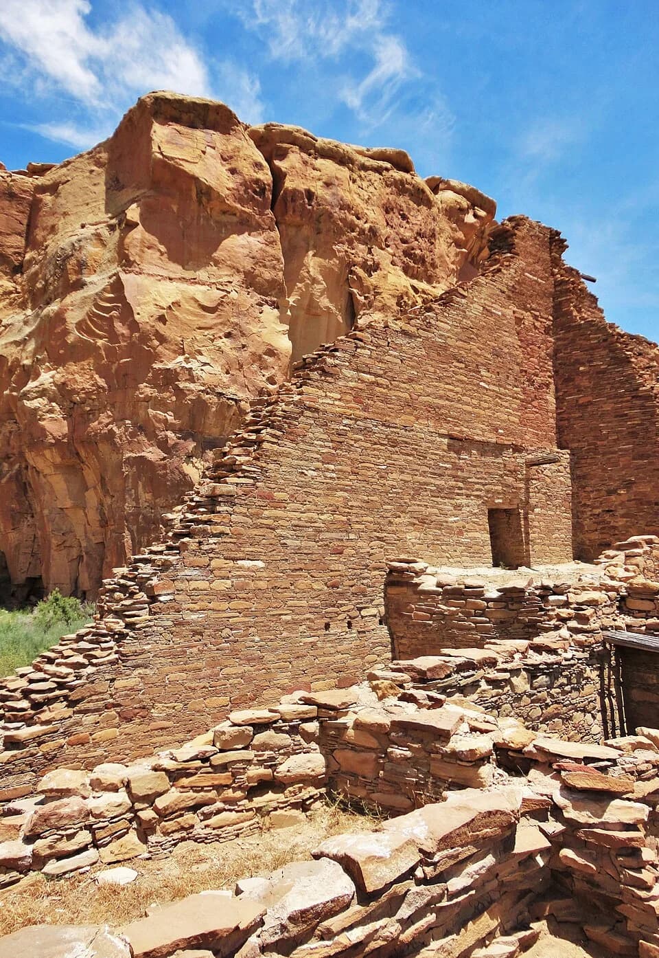 Curving masonry room blocks at Pueblo Bonito in Chaco Canyon.