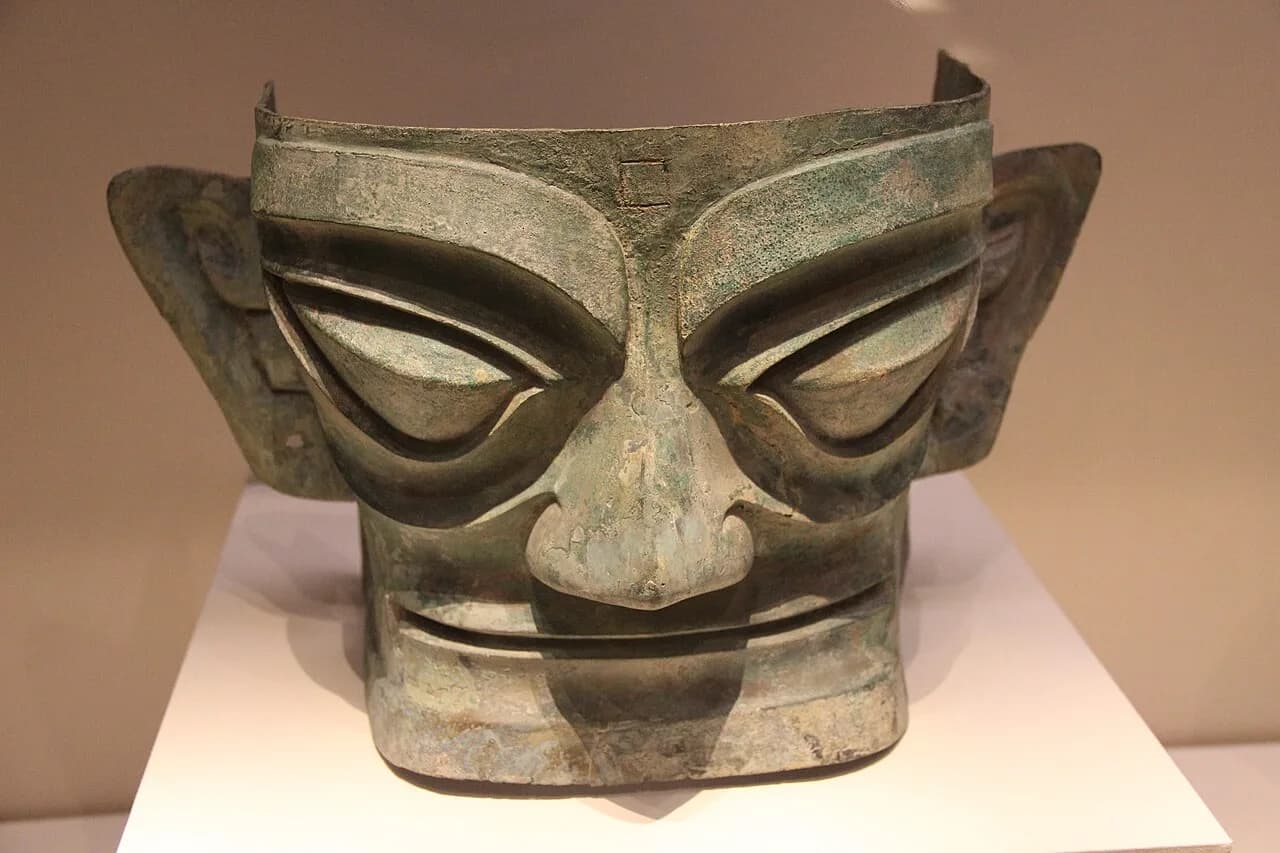 Sanxingdui Culture, Sichuan, 1986. National Museum: China through the Ages, Exhibit 2. Complete indexed photo collection at WorldHistoryPics.com.