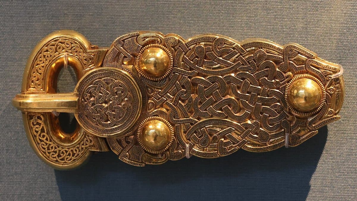 Sutton hoo Great_gold_buckle 1939,1010.1